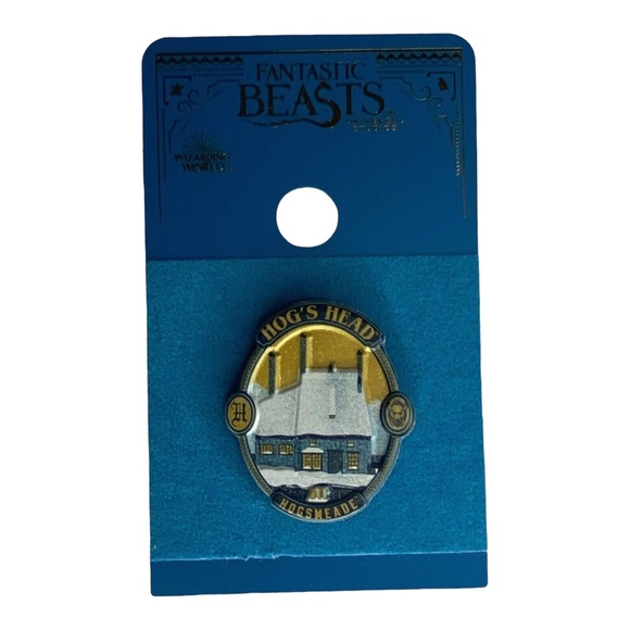 Universal Studios Harry Potter Hog's Head Pin - Picture 2 of 2